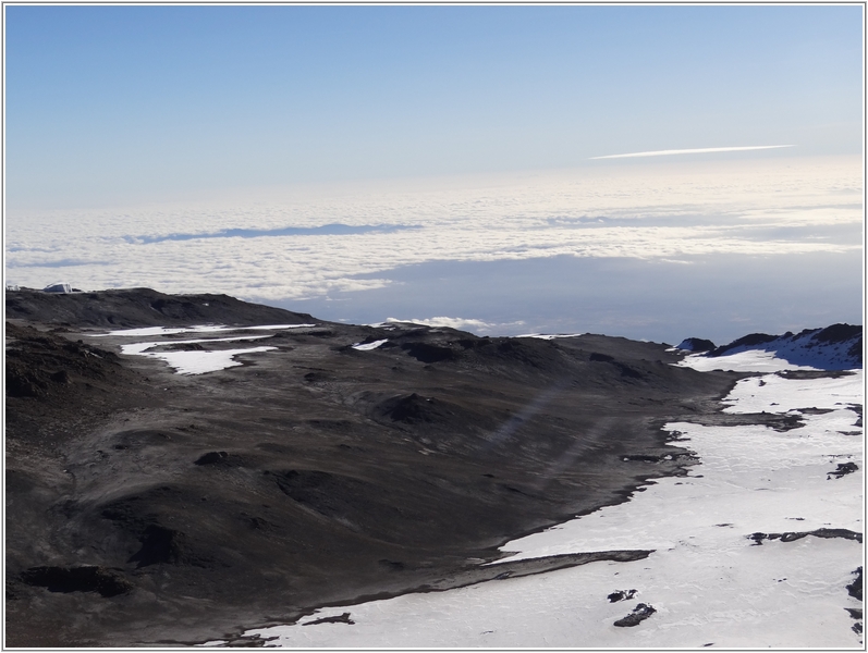 2012-02-17 07-44-37山頂遠眺一片雲海.JPG